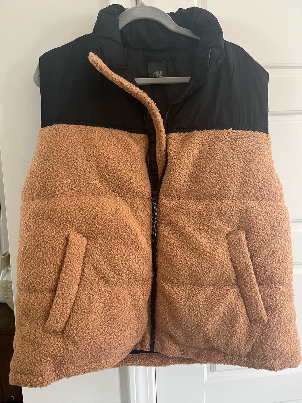 wild fable Black and Tan Sherpa Puffer Vest